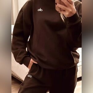 ALO Yoga Dark Brown Crew Sweat Set